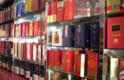萬(wàn)億市場(chǎng)下的生存困境 煙酒店老板為何在酒類經(jīng)營(yíng)中難以獲利